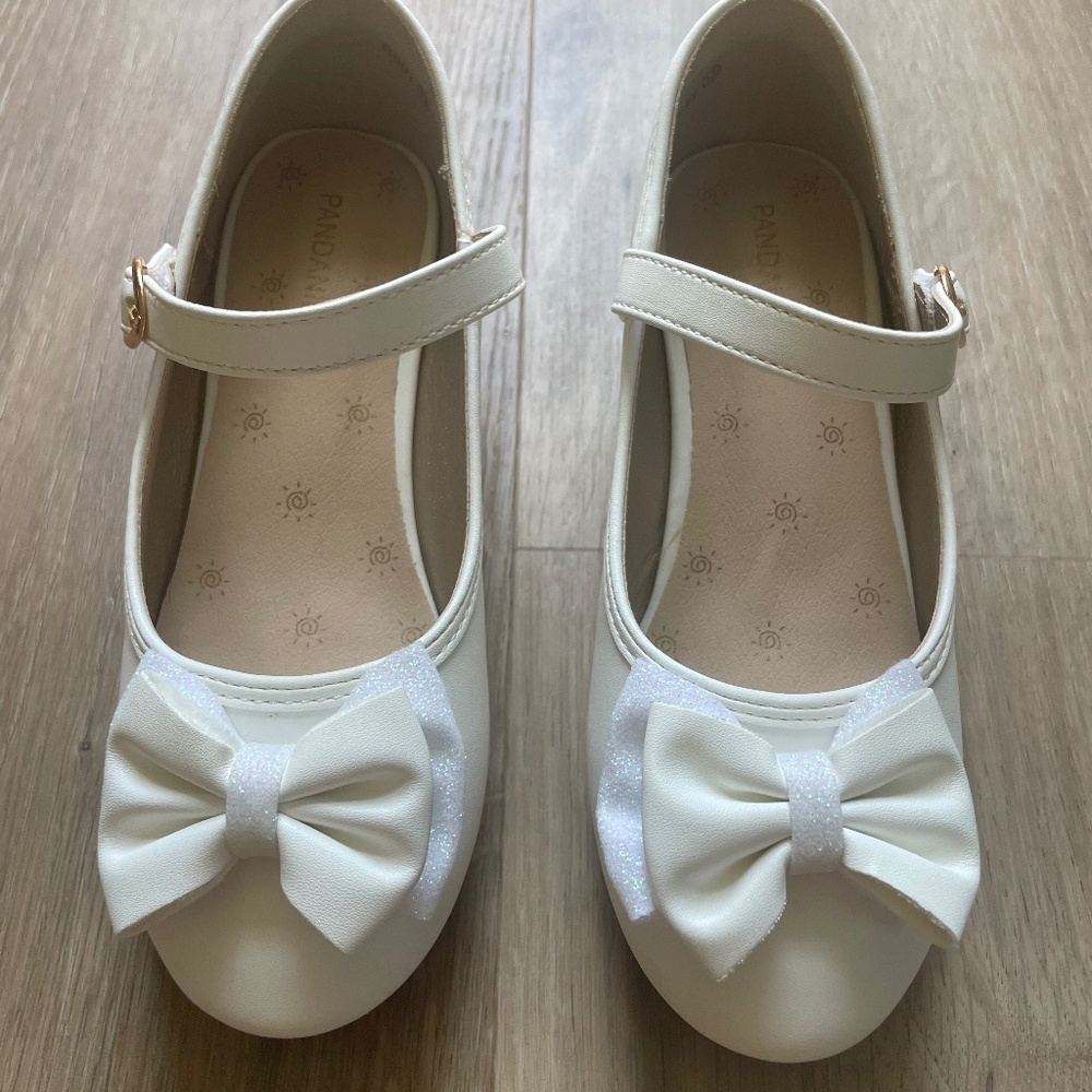 Girls dress shoe